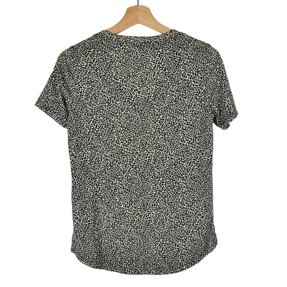 Athleta Breezy Scoop V-Neck Animal Print Short Sleeve T-Shirt XXS